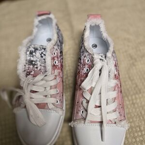 Women's Pink Gradient Low-Top Sneakers with Frayed Trim